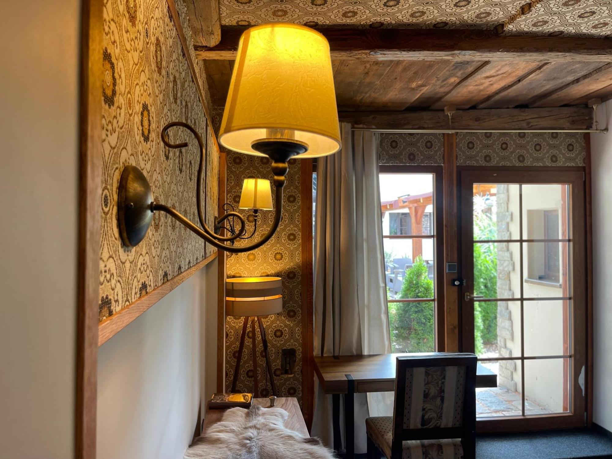 Hotel Veveri Veverska Bityska Экстерьер фото